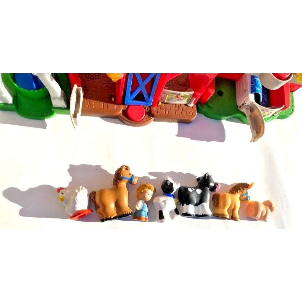 Fisher-Price Little People Stages Red Farm Playset W Sound & Lights + 7 Figures!